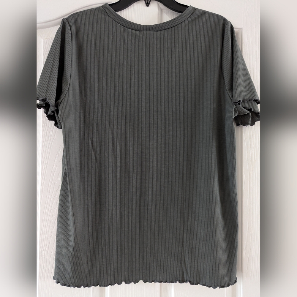 LuLaRoe Charcoal Short Sleeve Top - Picture 7 of 8